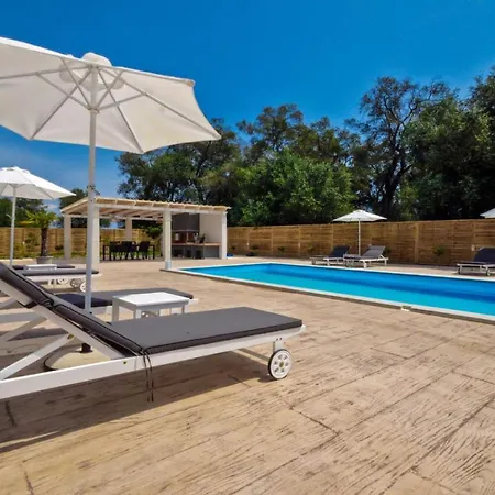 Villa Elegio *