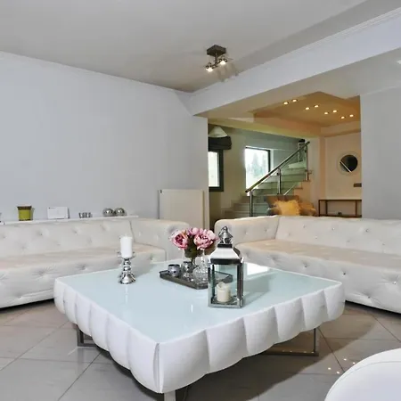 Elegio Villa *